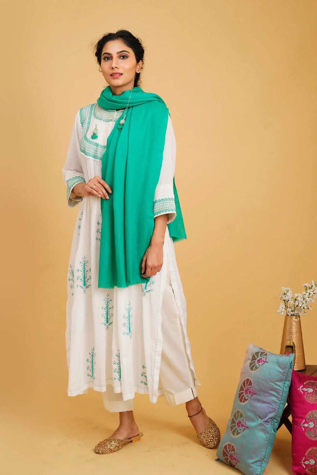 Urzuv_Product_Turquoise_Pashmina_Stole_3_1600x2400