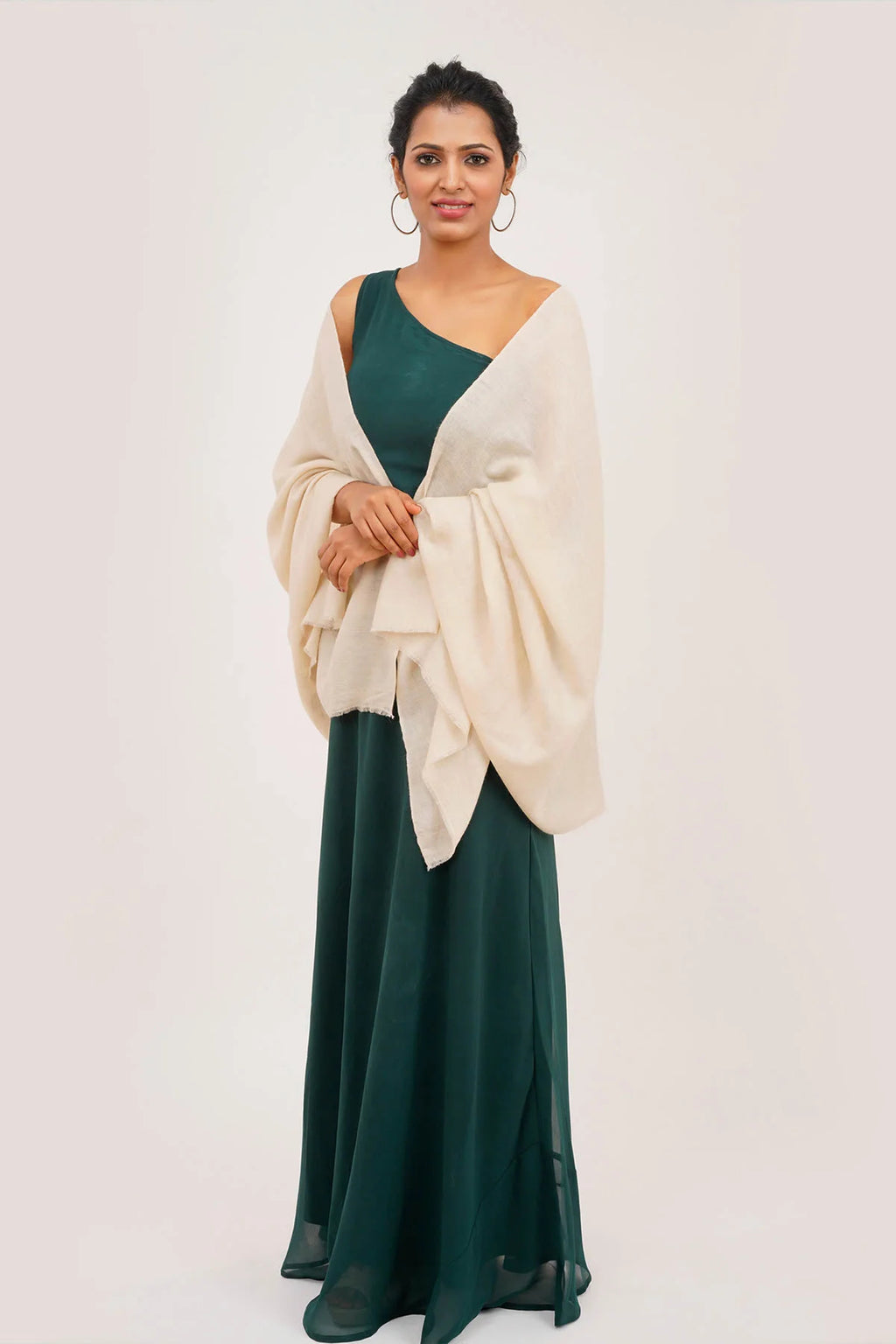 Urzuv_Product_Ivory_Pashmina_Stole_3_1600x2400