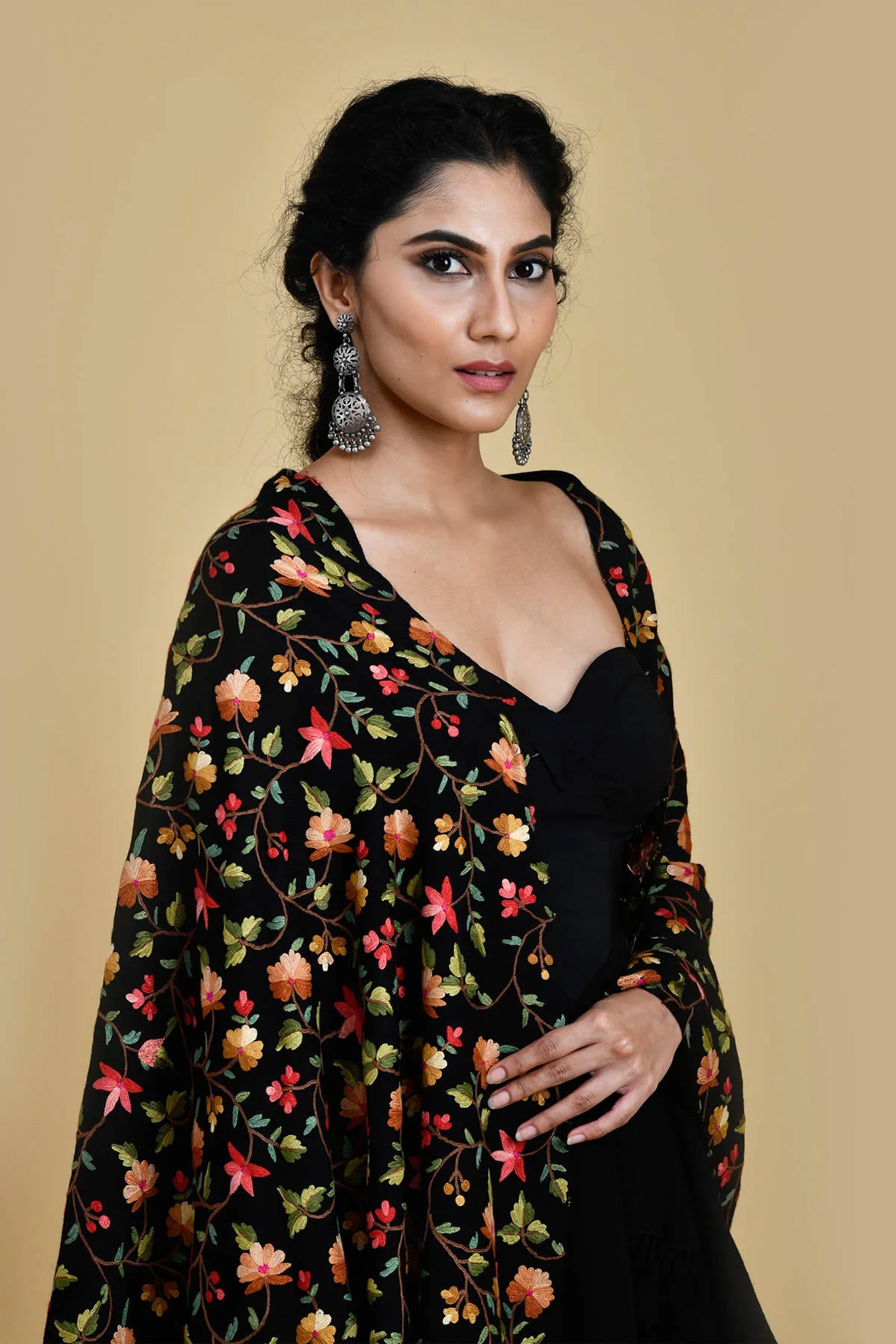 Urzuv_Product_Midnight_Black_Aari_Stole_2_1600x2400