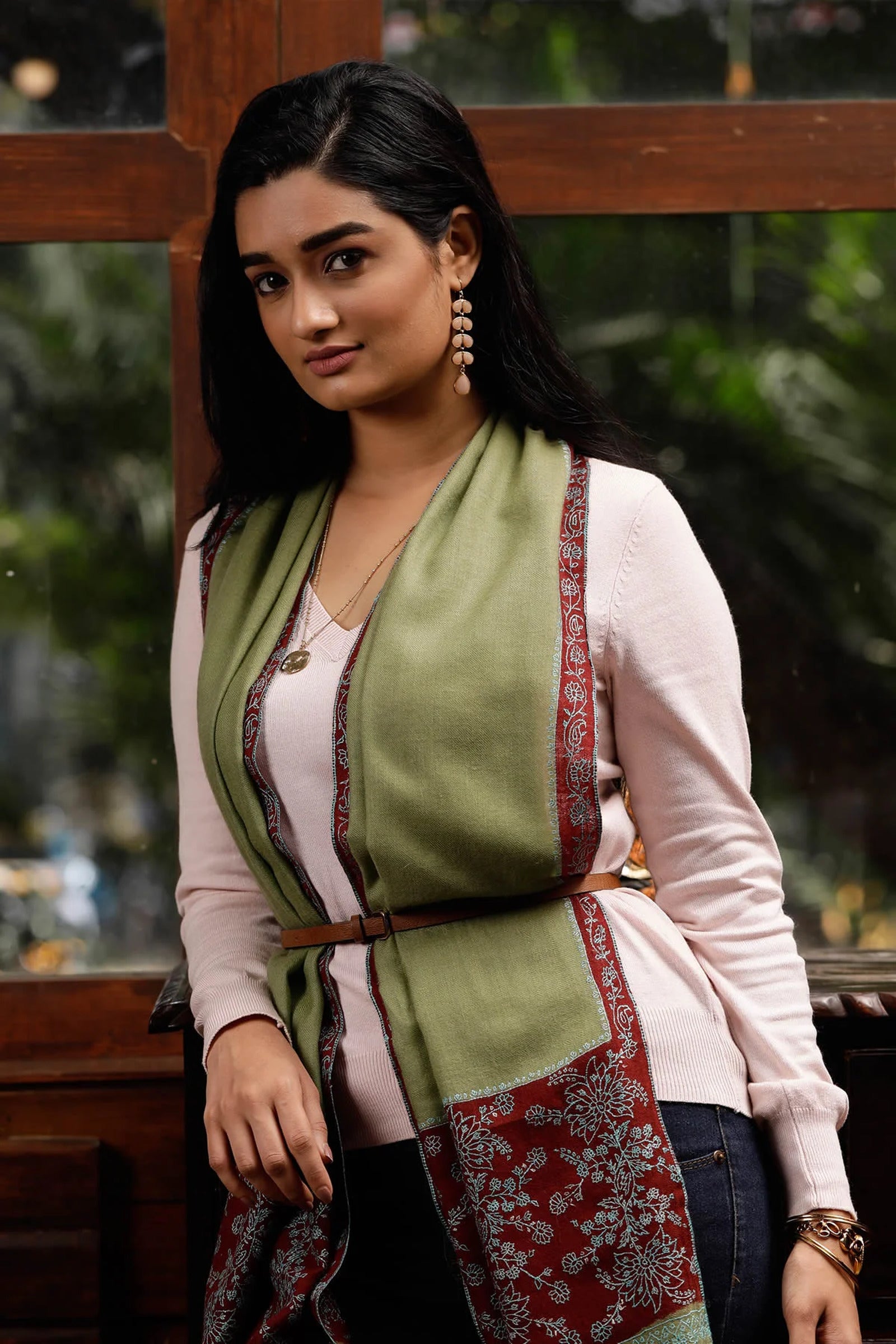 Urzuv_Product_Olive_Green_&_Red_Sozni_Pashmina_3_1600x2400