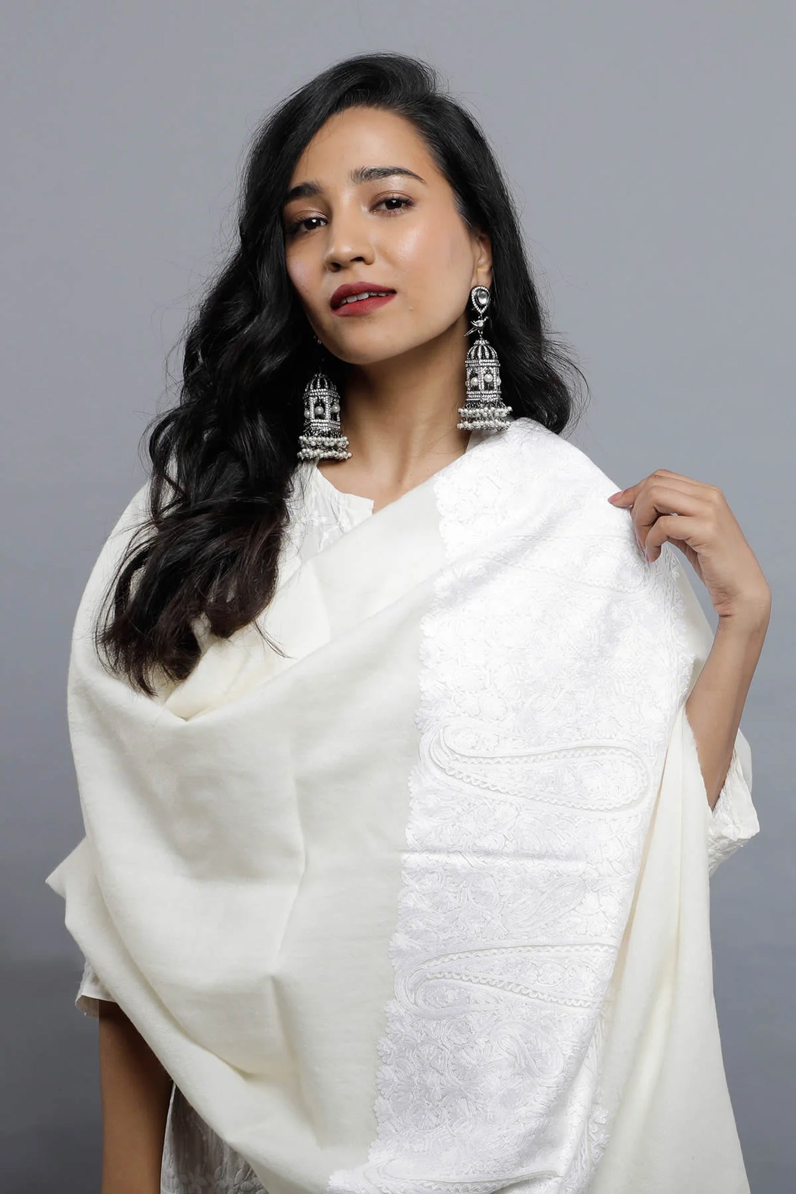 Urzuv_Product_Off_White_Aari_Stole_1_1600x2400