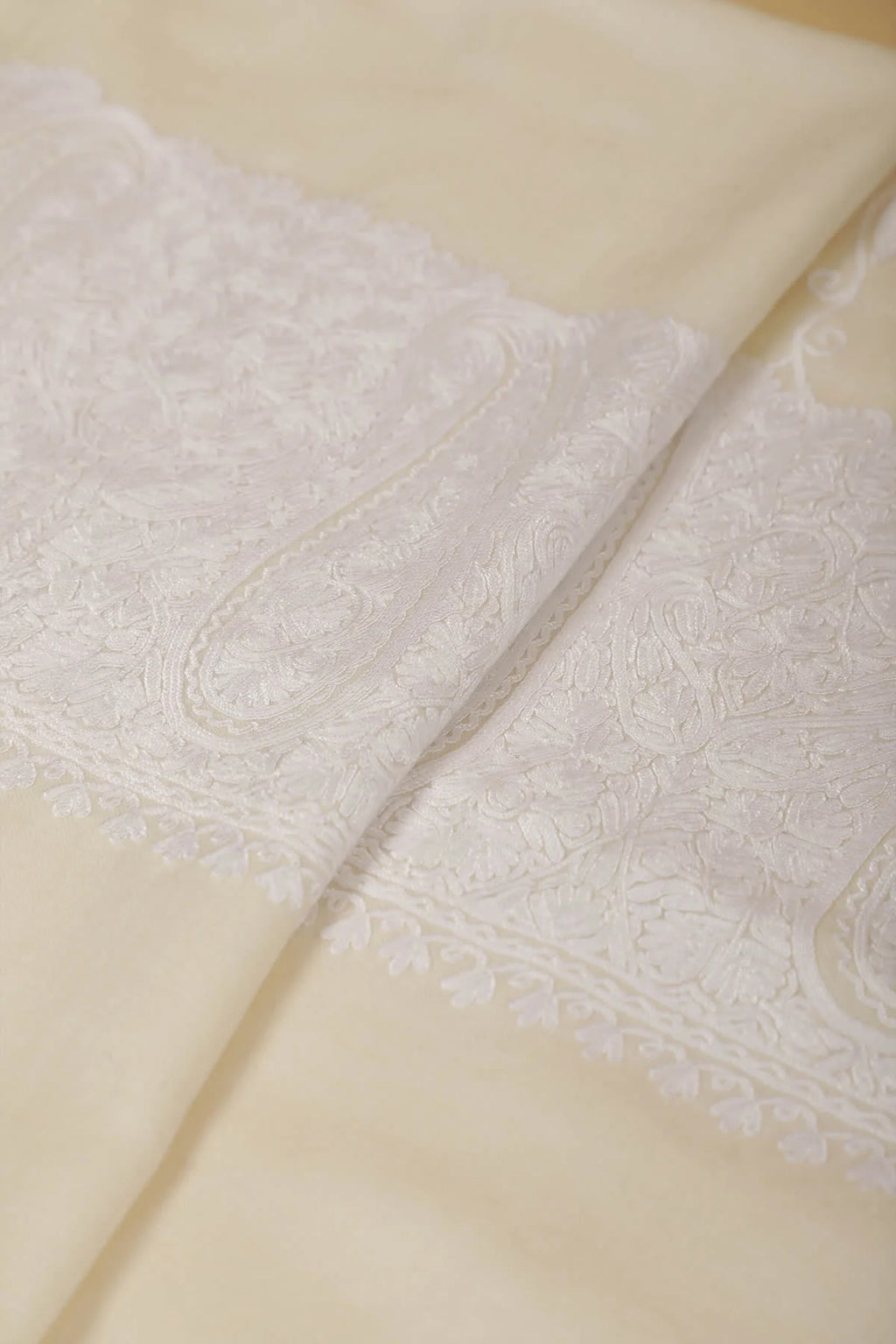 Urzuv_Product_Off_White_Aari_Stole_3_1600x2400