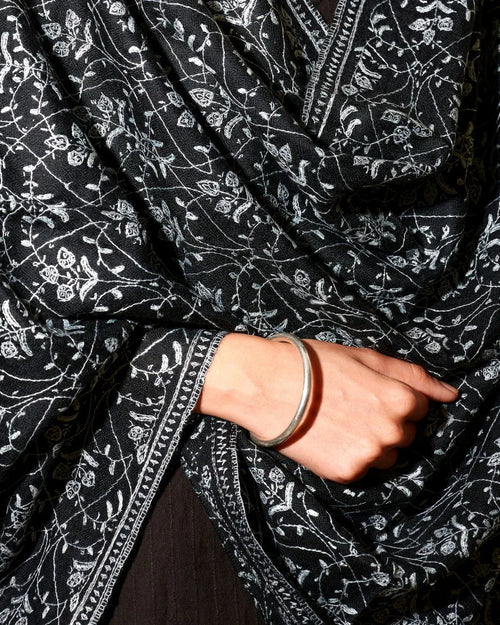 Black Jaal Embroidered Stole