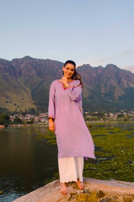 Lilac Pheran